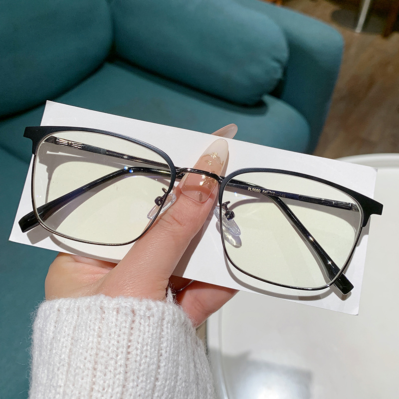 2025 New business simple plane glasses for men with myopia, metal frame without prescription anti-blue light glasses for women
