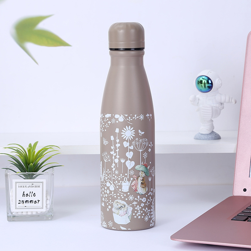 运动水壶实物图