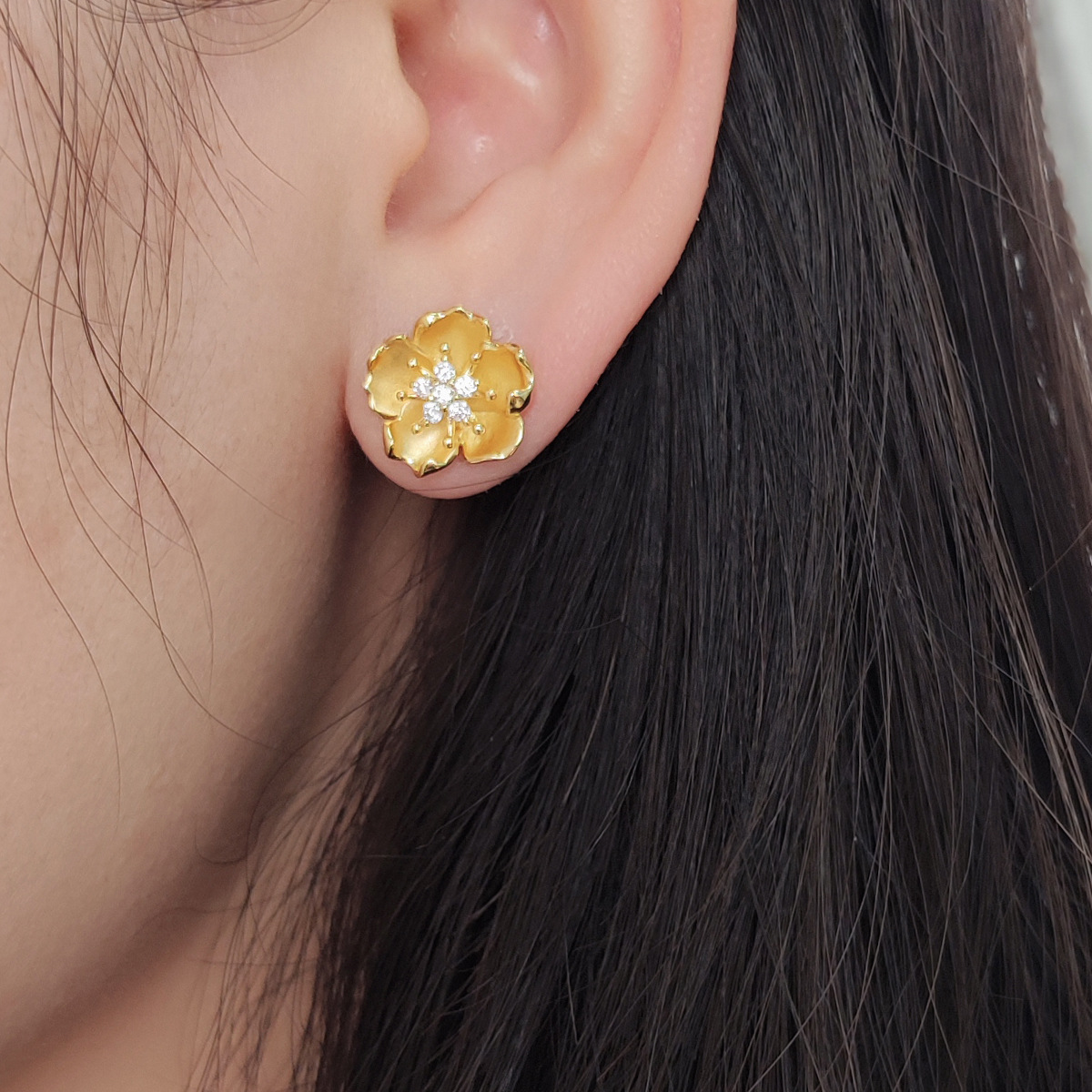 银幸汇品牌珠宝原创设计时尚925纯银耳钉花朵耳环镶嵌锆石通体银