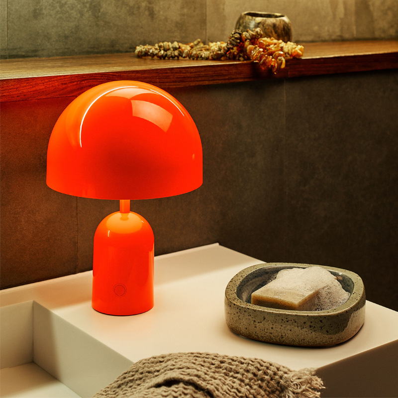Advanced Sense Desk Lamp Modern Designer Bedside Lamp Mobile Charging Brightness Adjustable Fashion Light Luxury Creative Desk Lamp