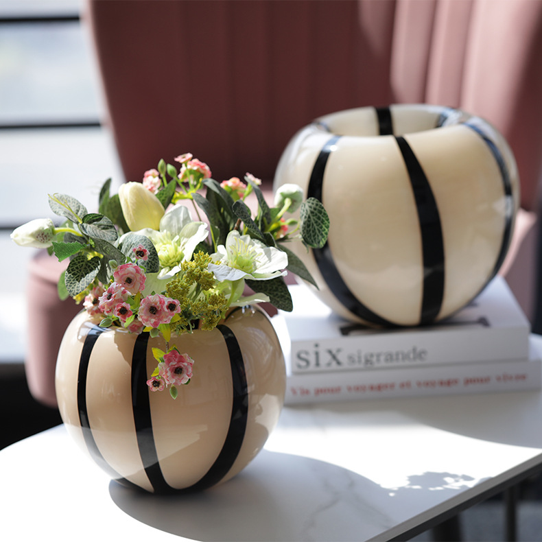 Hao Yang Creative Black and White striped round Glass Vase, a soft furnishing and home decoration item for living room dining table Specification image