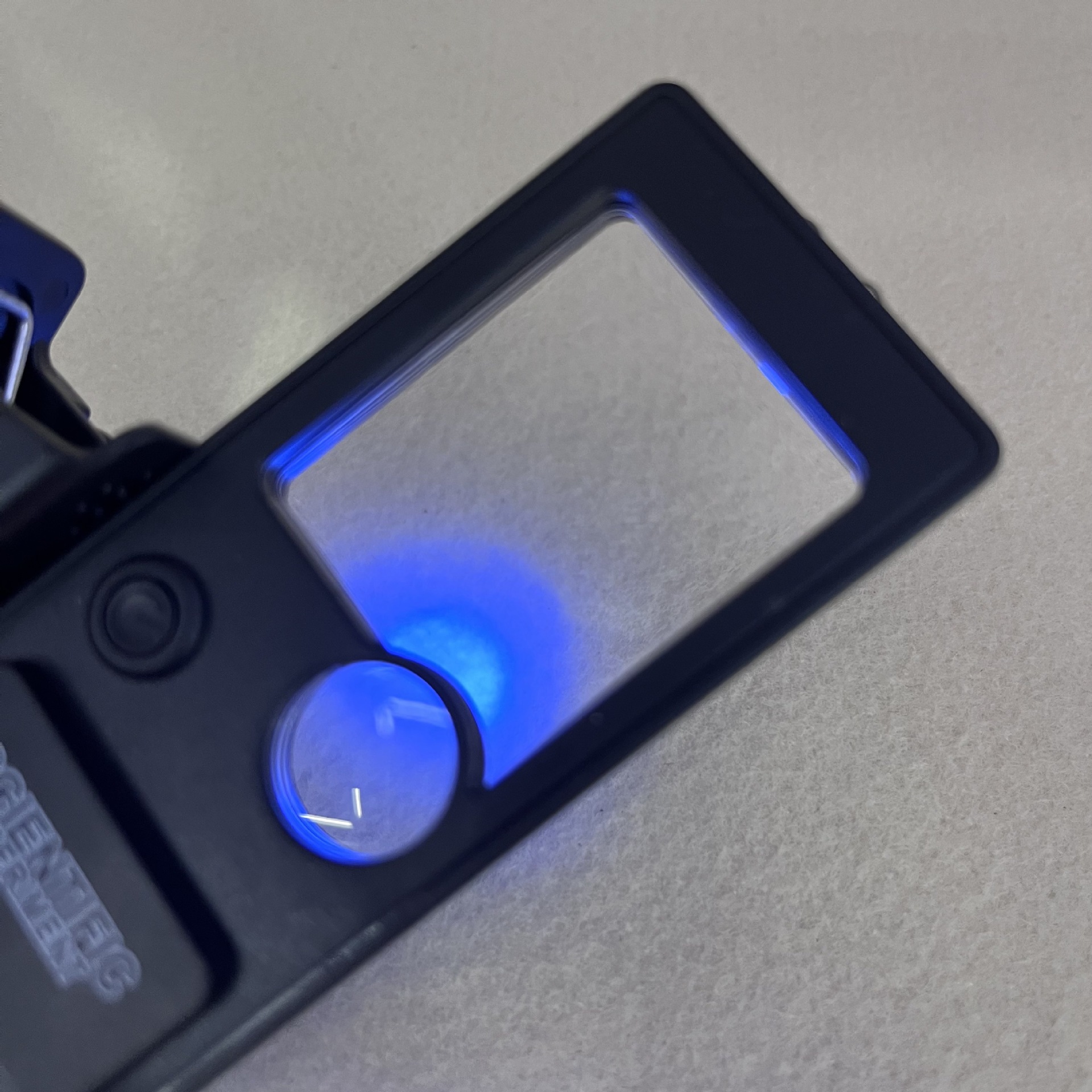 The new cross-border best-selling professional model comes with four types of adjustable magnification microscope and magnifying glass in one Application Scenario