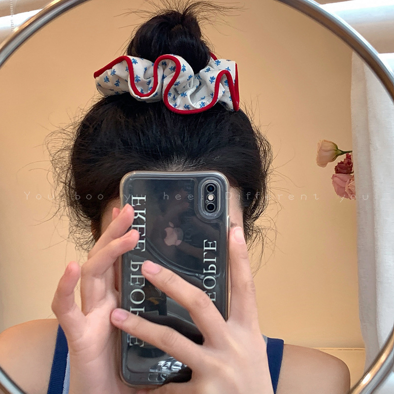 Forest-style floral checkered large intestine hair band, feminine, fairy-like and fresh headwear, bun hair accessory, hair tie details Picture