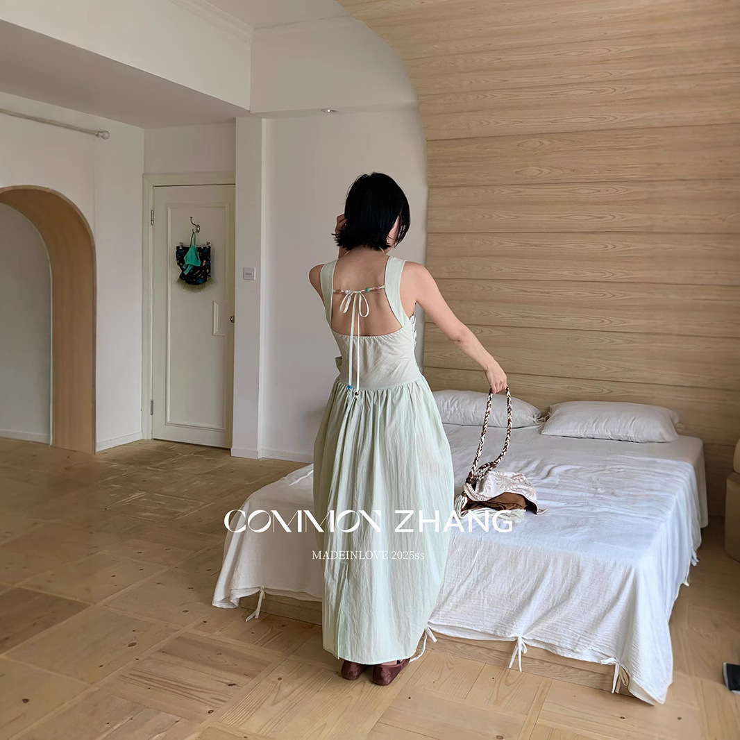 CZ ZHANG's summer Korean version vacation and travel dress with a hip-hugging, waist-cinching, backless and slimming flower bud vest dress B26379 Specification image