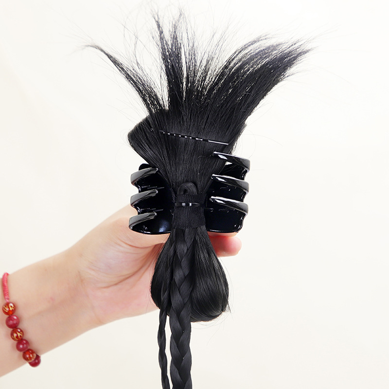 A sweet and cool girl with a false braid, a bow, chicken feathers, a grab, a shuttlecock head, a boxing braid, a double ponytail, and a false braid, Kanika Lun Specification image