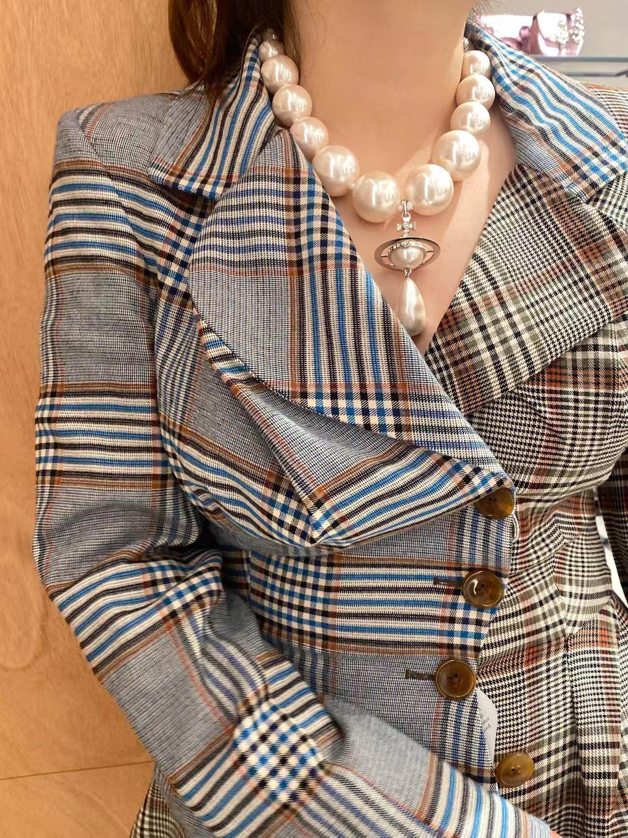 Empress of the West, high-end Baroque large size, exaggerated water drop pearl texture, heavy industry planet pearl collarbone chain, female pic 4