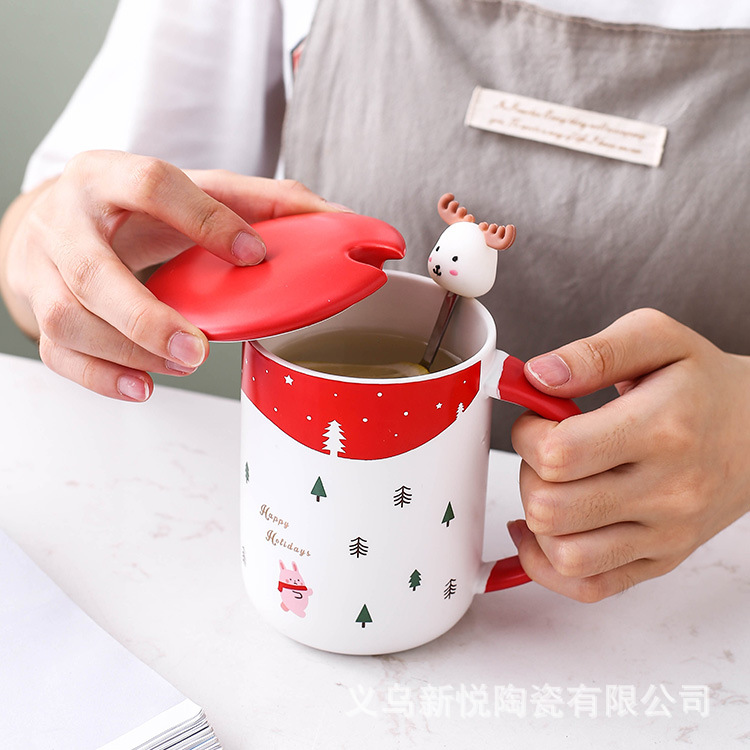 New creative Christmas ceramic coffee cup gift box with lid, spoon, reindeer, Santa Claus, milk cup and mug details Picture