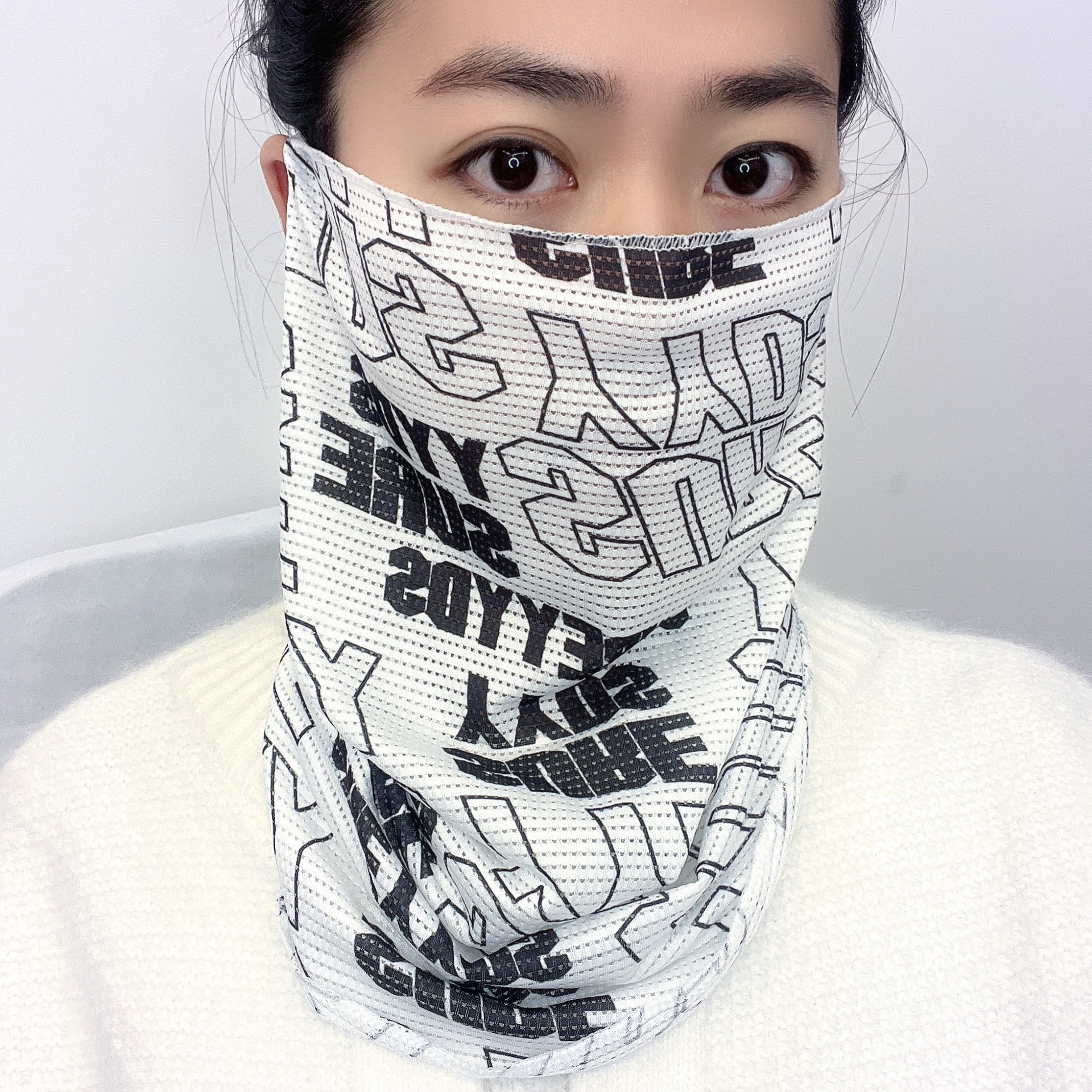 Sun protection face mask for men, summer sun protection and eye protection corner, cycling and fishing face cover for men, travel neck protection and sun protection shawl Application Scenario