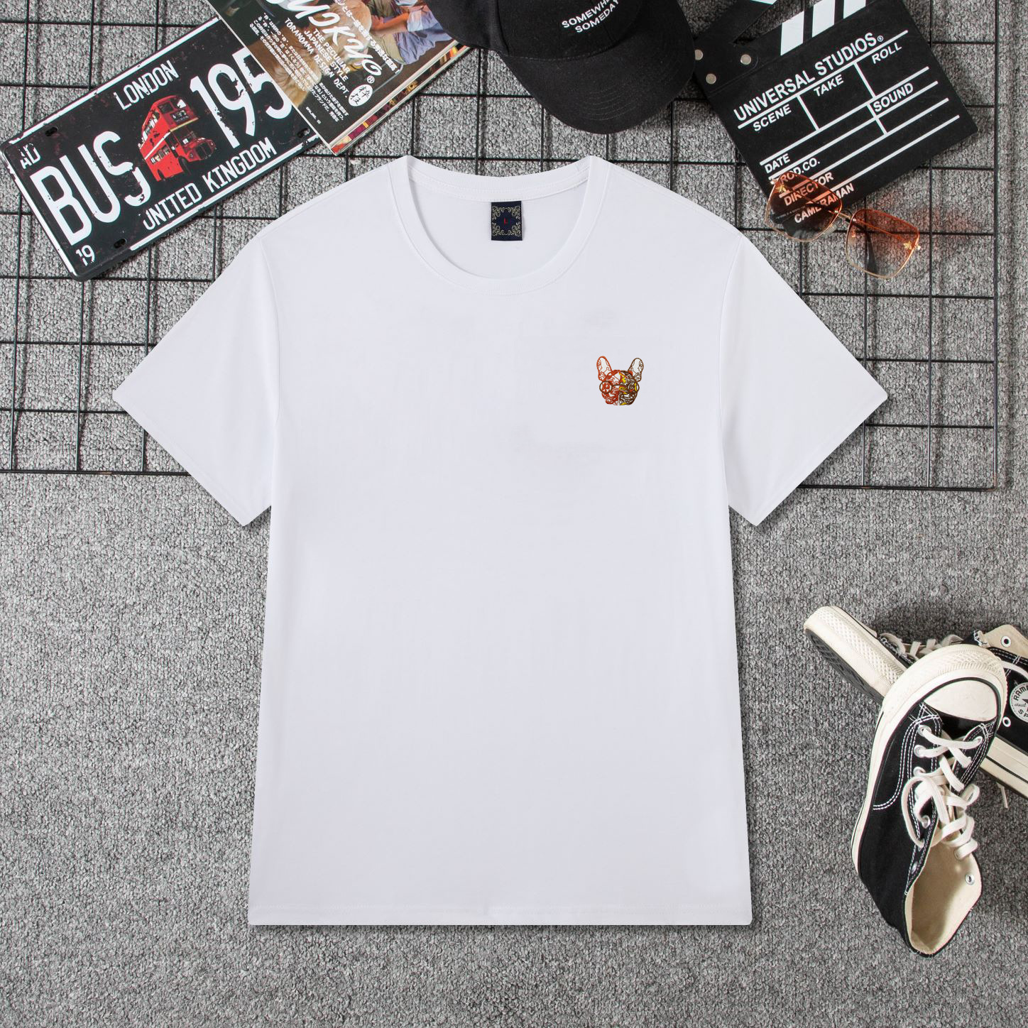 Summer's new embroidered short-sleeved T-shirt for young men, cotton loose, casual, round-neck, trendy and versatile men's wear, with a national trend