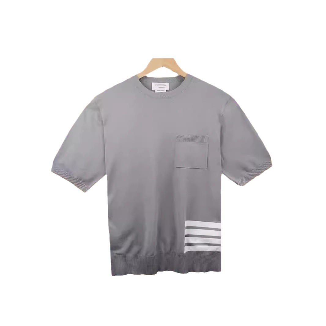 The new knitted short-sleeved T-shirt for men is trendy and stylish. It can be worn as a base layer for men and is a half-sleeved knitted sweater Item Picture