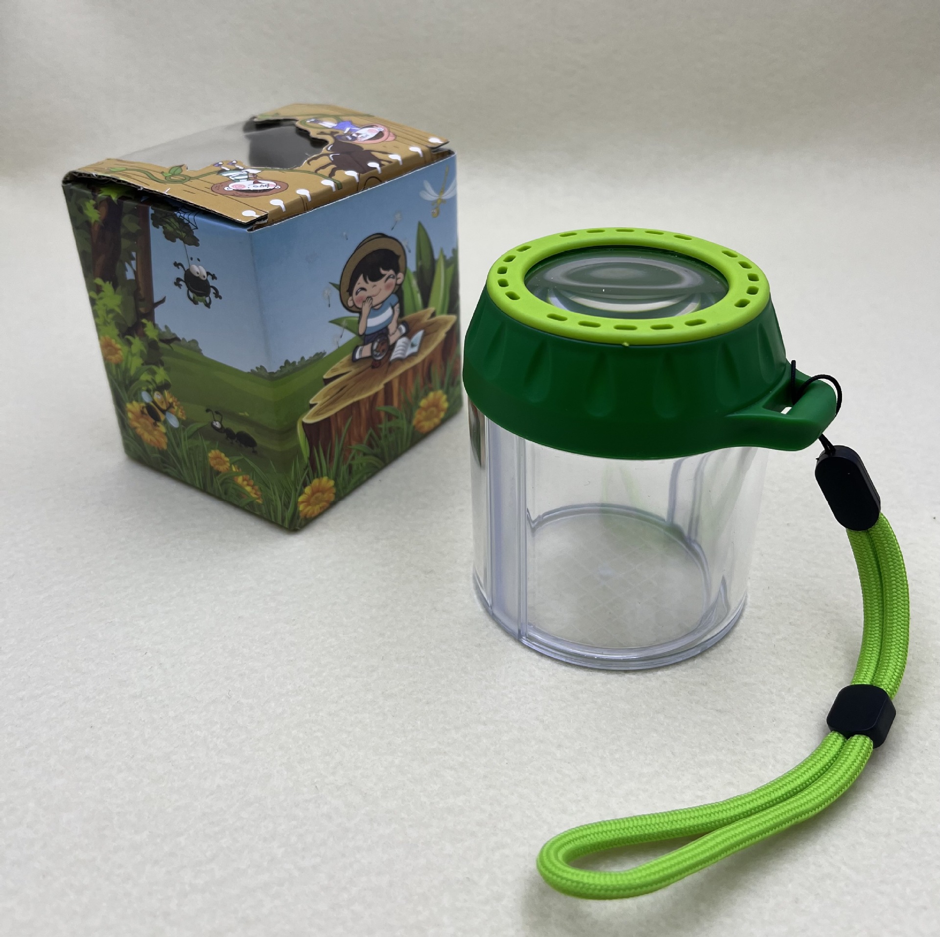 Wholesale of children's enlightenment transparent feeding magnifying glass, collection insect trap, silkworm baby insect observation box in stock