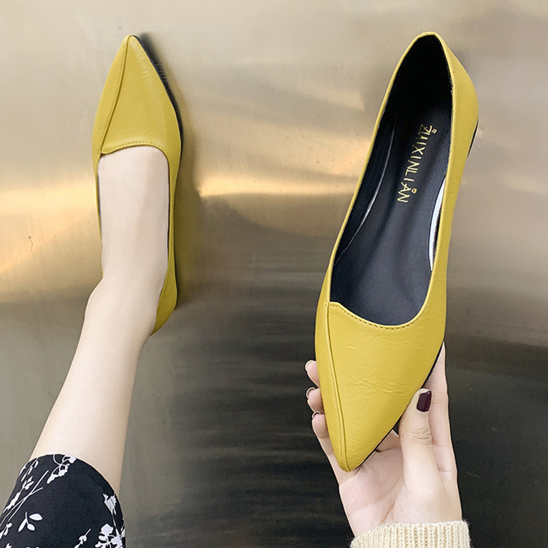 2024 New Spring Korean Edition Versatile, fashionable and casual flat, shallow toe bean shoes for women, anti-slip pointed-toe women's single shoes details Picture