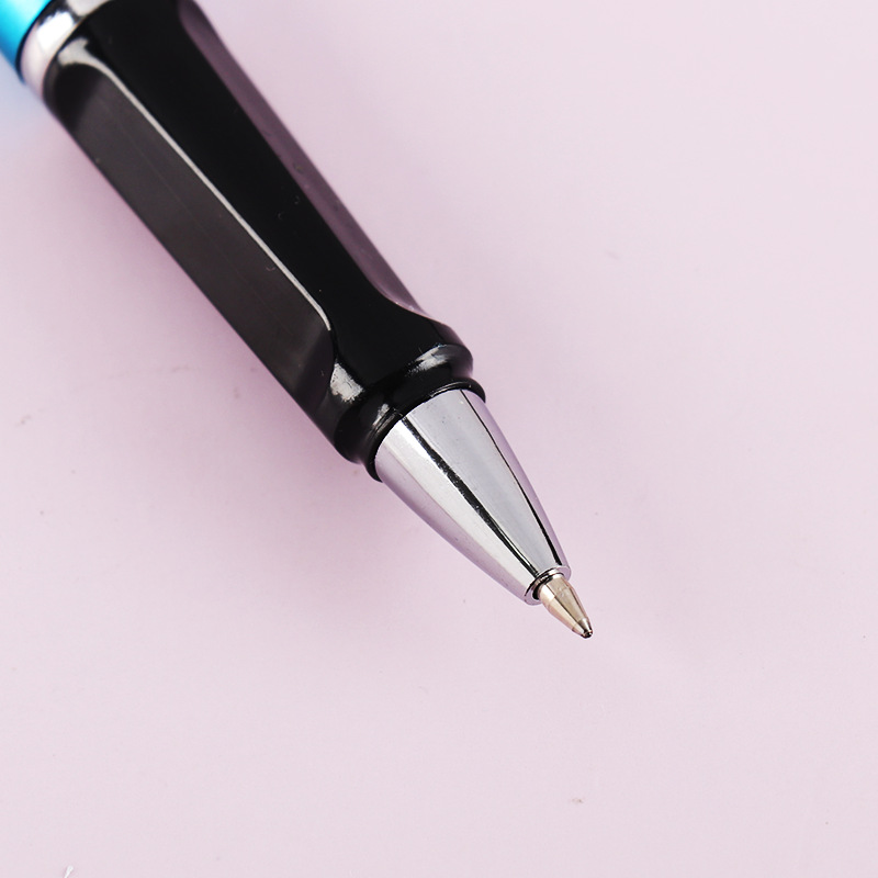 Cross-Border Hot Multi-Functional Ballpoint Pen Outdoor Self-Defense Tool Knife Metal Pen Gift Advertising Pen Wholesale Application Scenario