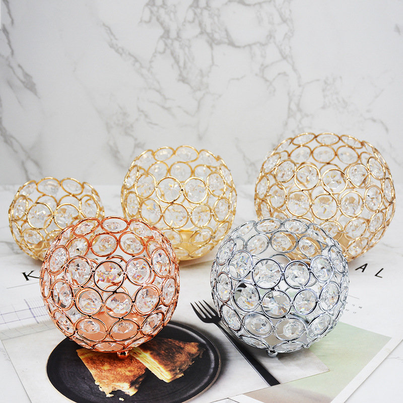 Cross-Border European Crystal Ball Candlestick Vase Road Lead Ball Candlestick Wedding Candlestick Props Candlelight Dinner Decoration Application Scenario