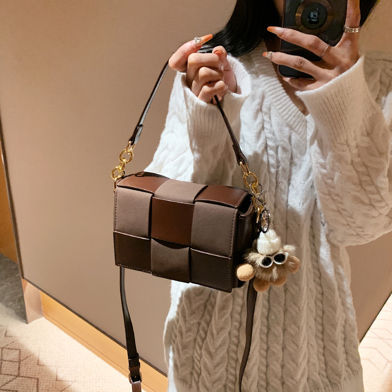 Niche Design Retro Bag Female 2022 Autumn/Winter New Female Bag Color Crossbody Bag Foreign Style Braided Small Square Bag details Picture