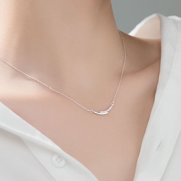 Smile Necklace Female 2023 New Fashion Light Luxury Small Simple With Ins Wind Small Design Sense Clavicle Chain details Picture