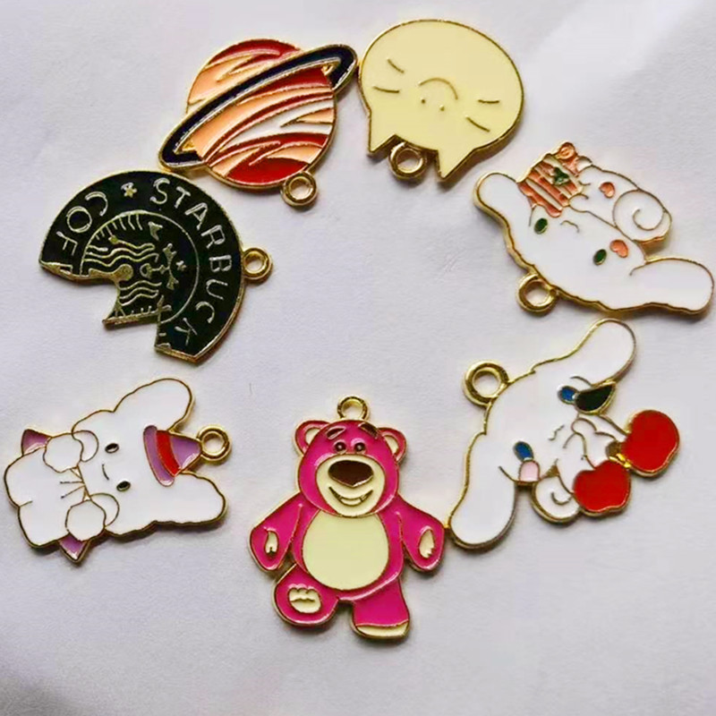 Ins-style Japanese and Korean Harajuku cinnamon dog alloy jewelry Strawberry bear necklace as a gift for best friends, sweater chain trend