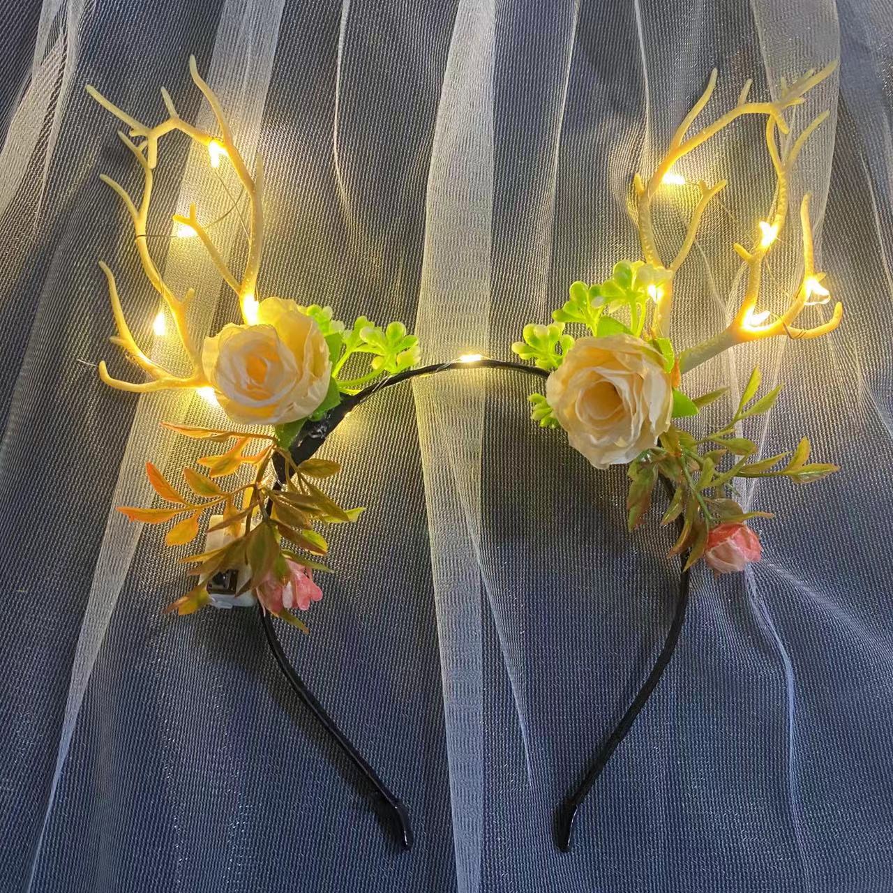 Cross-border wholesale new Mori headband Christmas butterfly large antler headwear night market luminous headband stall toys Specification drawing