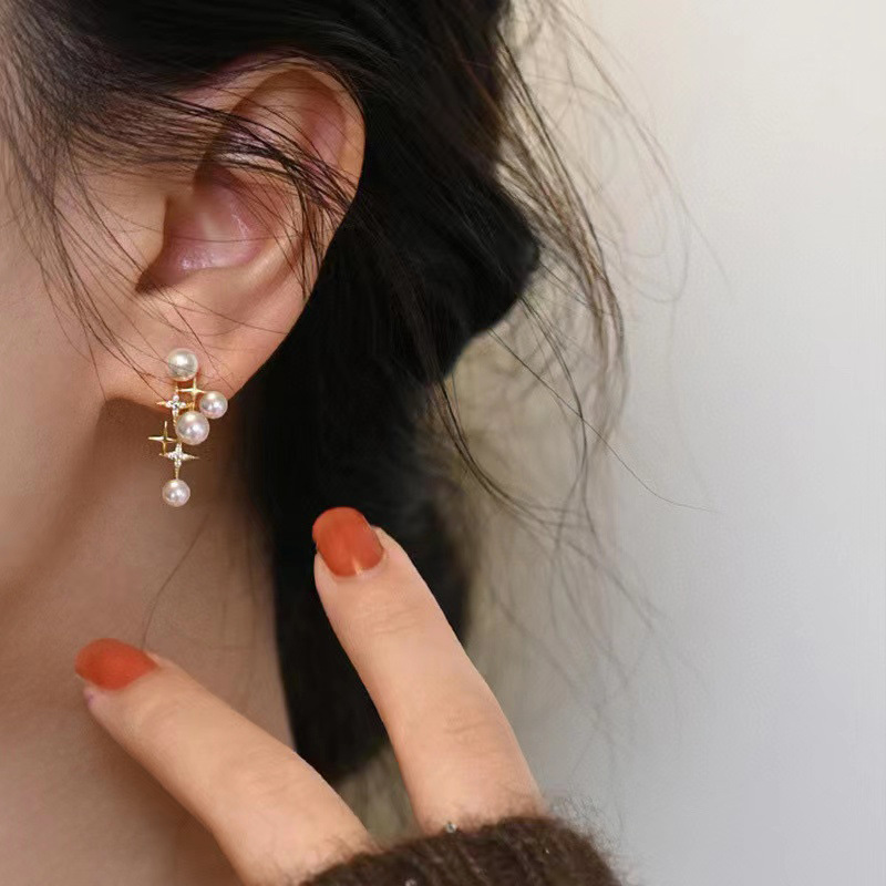 Star Natural Fresh Water Pearl Stud Earrings High-Grade Sense S925 Silver Needle Niche French Retro All-Matching Earrings Women Simple details Picture
