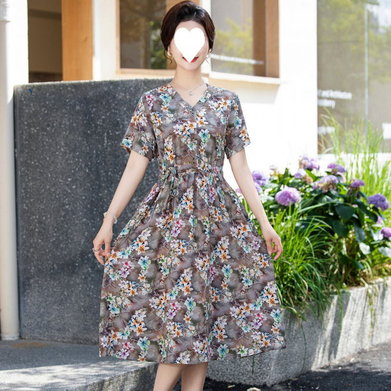 "Fashion Style 2025 Summer Floral Print New Dress Mom Short-sleeved dress Stylish mid-length slimming dress. details Picture