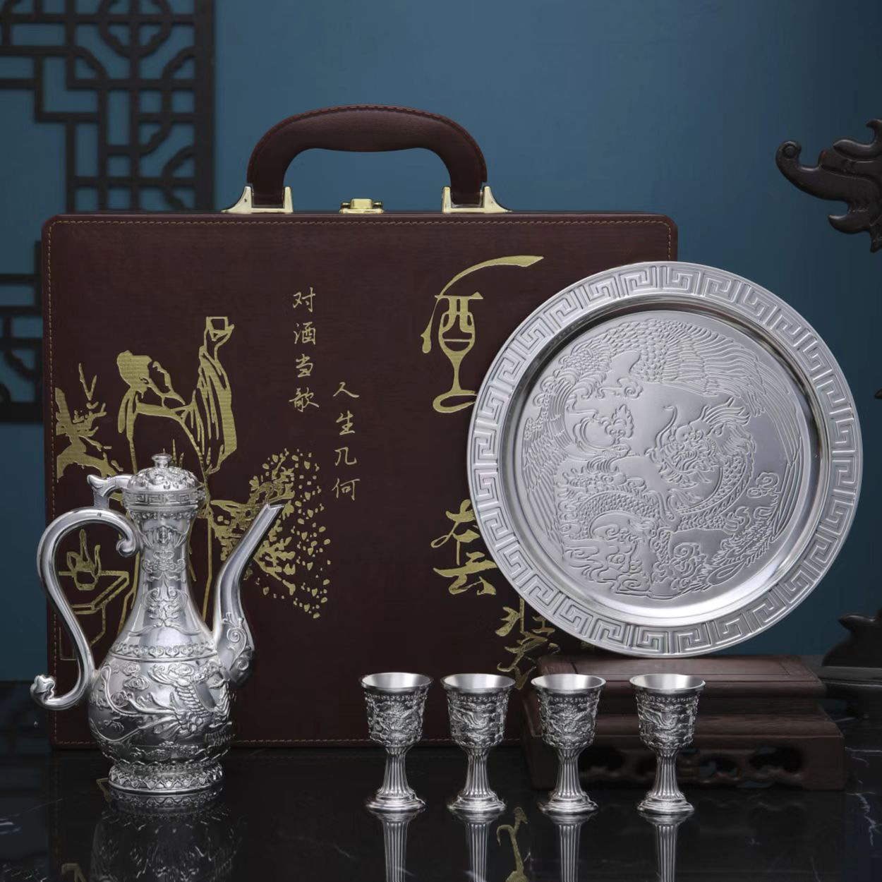 Chinese-style dragon and phoenix wine set, creative, light luxury, ancient-style household high-end tray wine divider, highball glass gift box display piece
