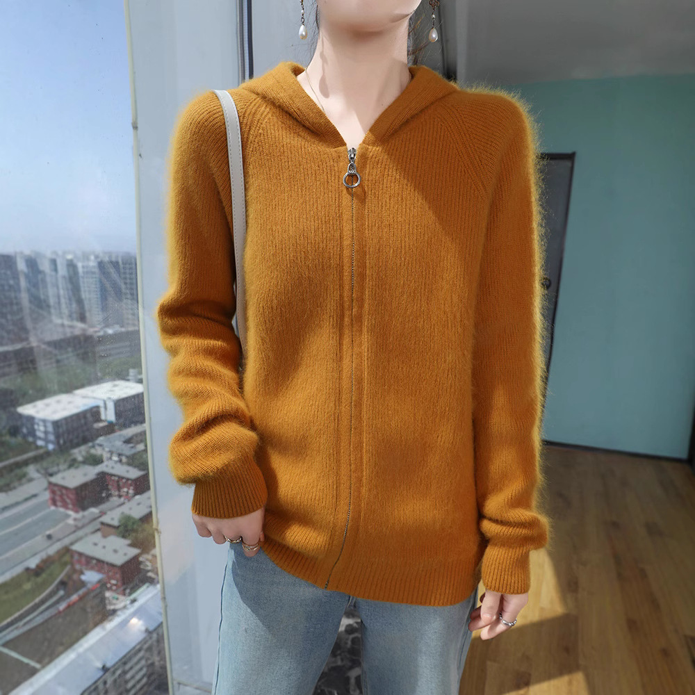 This is a new Spring/Autumn 2025 collection of outerwear hooded mink fur cardigan in solid colors that is versatile and slimming. It is a woolen knitted zipper cardigan Specification image
