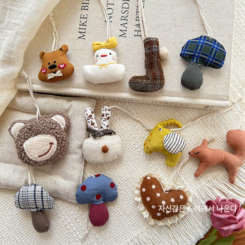 New children's cartoon 3D fabric bear bag pendant, hand-knitted cute girl all-purpose lanyard accessory Specification image