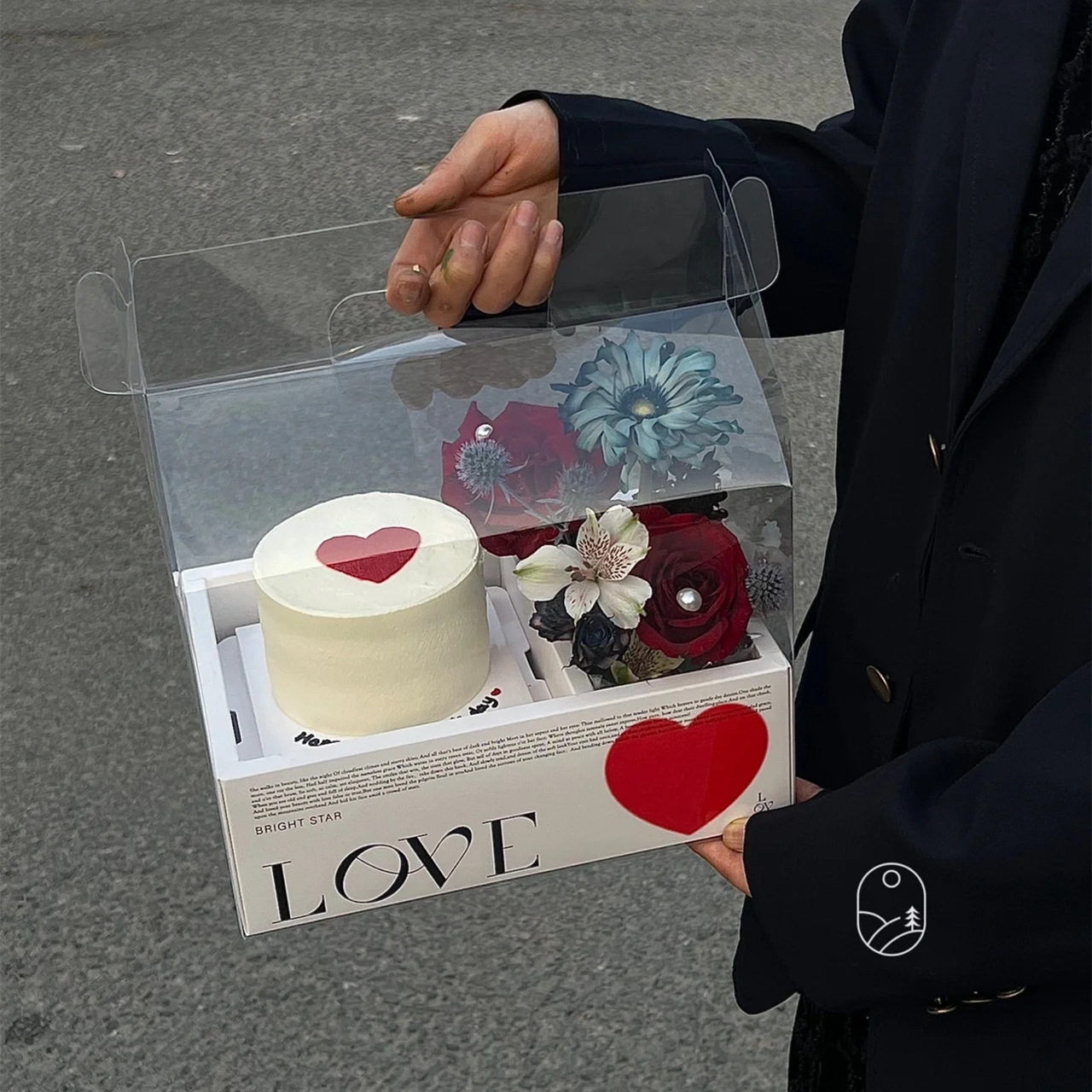 鲜花蛋糕盒一体式透明PVC折叠手提插花盒伴手礼盒情人节水果花盒