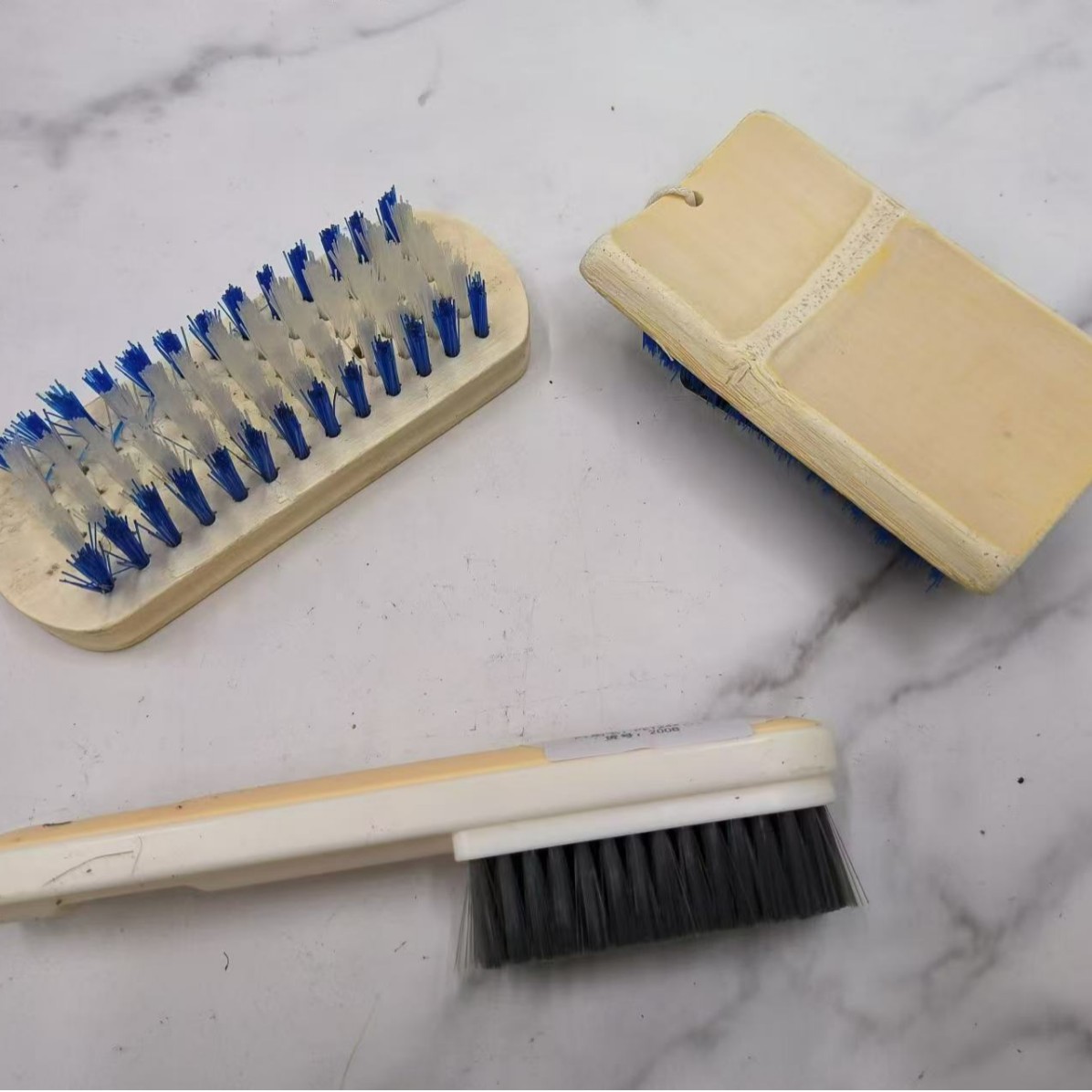 Wholesale wooden handle shoe brush manufacturer wholesale beech wood horsehair brushes, shoe polish brushes, shoe polish brushes, and fur suede brushes Application Scenario