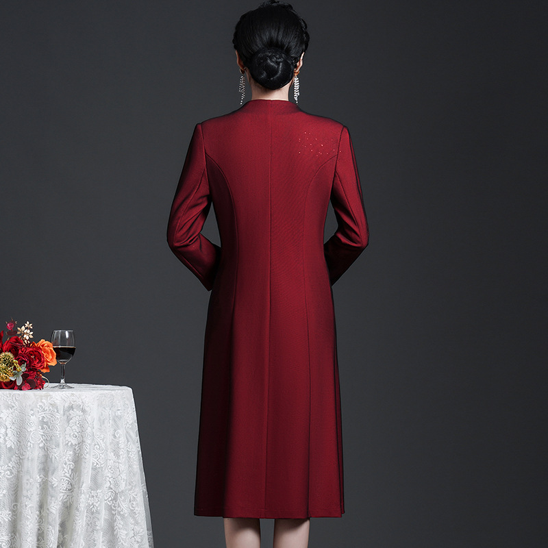 厂家直销2022秋冬大码中老年女装两件套长袖加绒保暖酒红女士外套详情图4