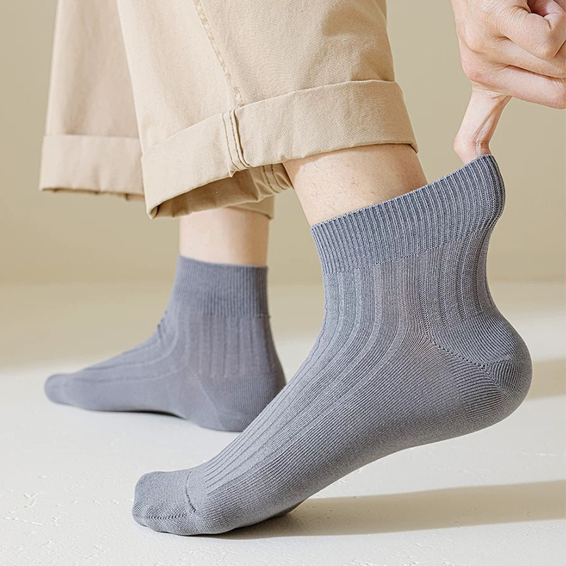 Anti-odor socks, men's pure cotton spring and summer short socks, double-needle antibacterial non-odor foot cotton socks, men's short socks wholesale for all four seasons Application Scenario