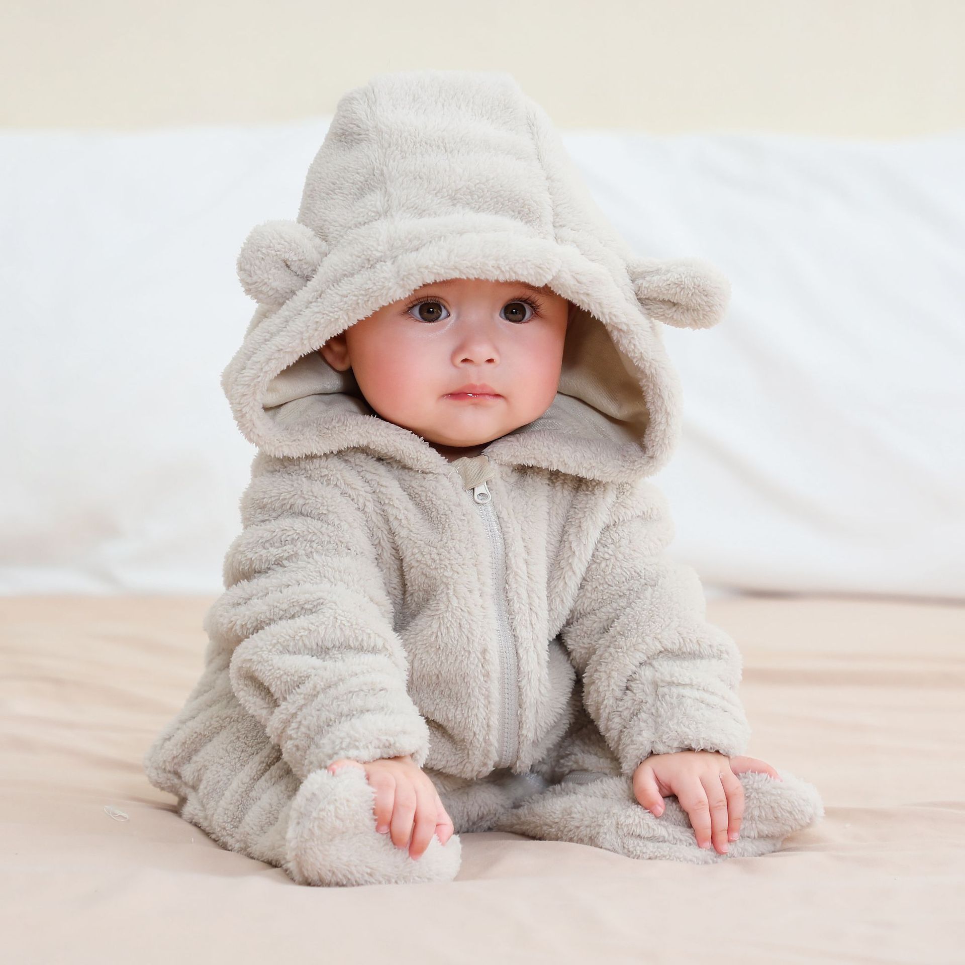 婴儿衣服/婴幼儿服装/有机棉婴儿服饰/宝可梦/天鹅绒婴儿爬服产品图