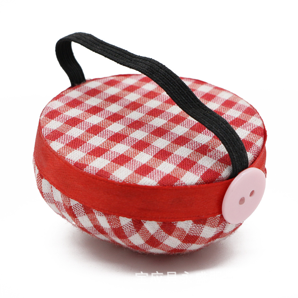 Wholesale DIY fabric red and white checkered needle pads, household cutting tools, pig nose wrist needle pads from the manufacturer Item Picture