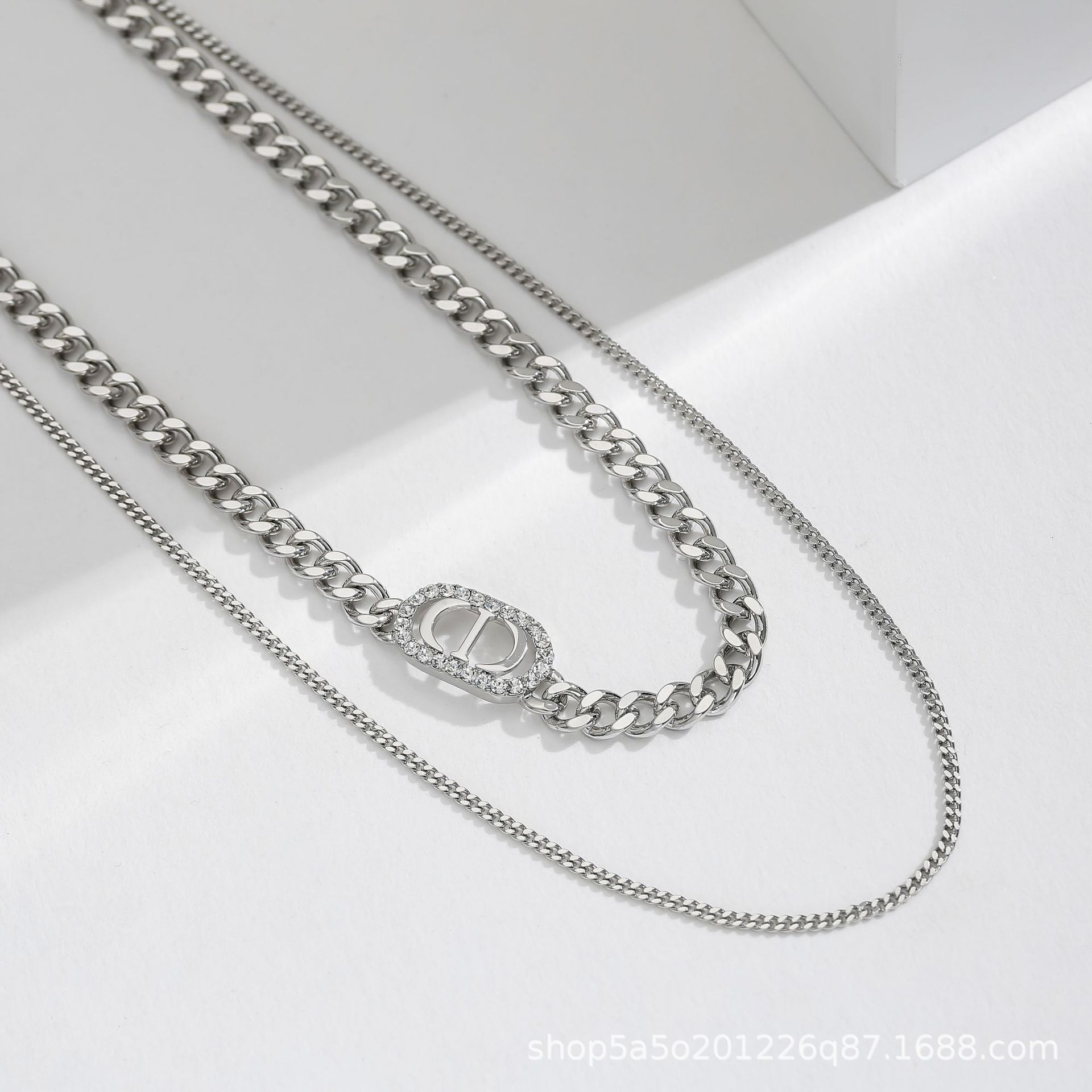 Beautiful silver jewelry custom processing to map to sample alloy micro-inlaid double personality fashion senior medieval zircon necklace Application Scenario