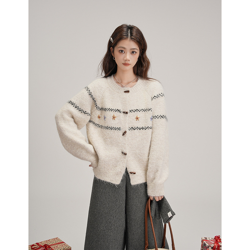 Jiyoufair Island sweater cardigan jacket for women's autumn and winter, thick, loose and laid-back style, horn-buttoned knitted sweater top details Picture