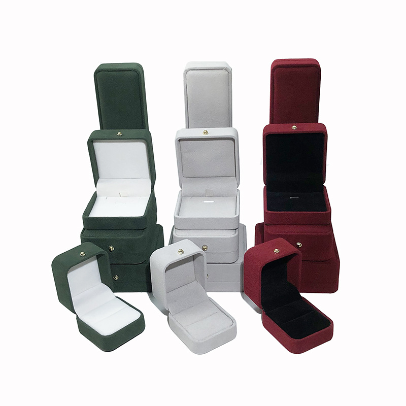 首饰盒/首饰包装盒/绒布首饰盒/绒布手镯盒/高档首饰柜白底实物图