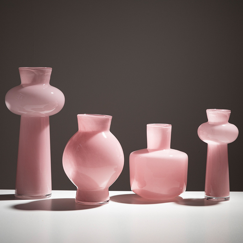 Light luxury porcelain powder glass vase, vintage pink cloud tower glass vase, popular living room dining table flower arrangement and home decoration Application Scenario