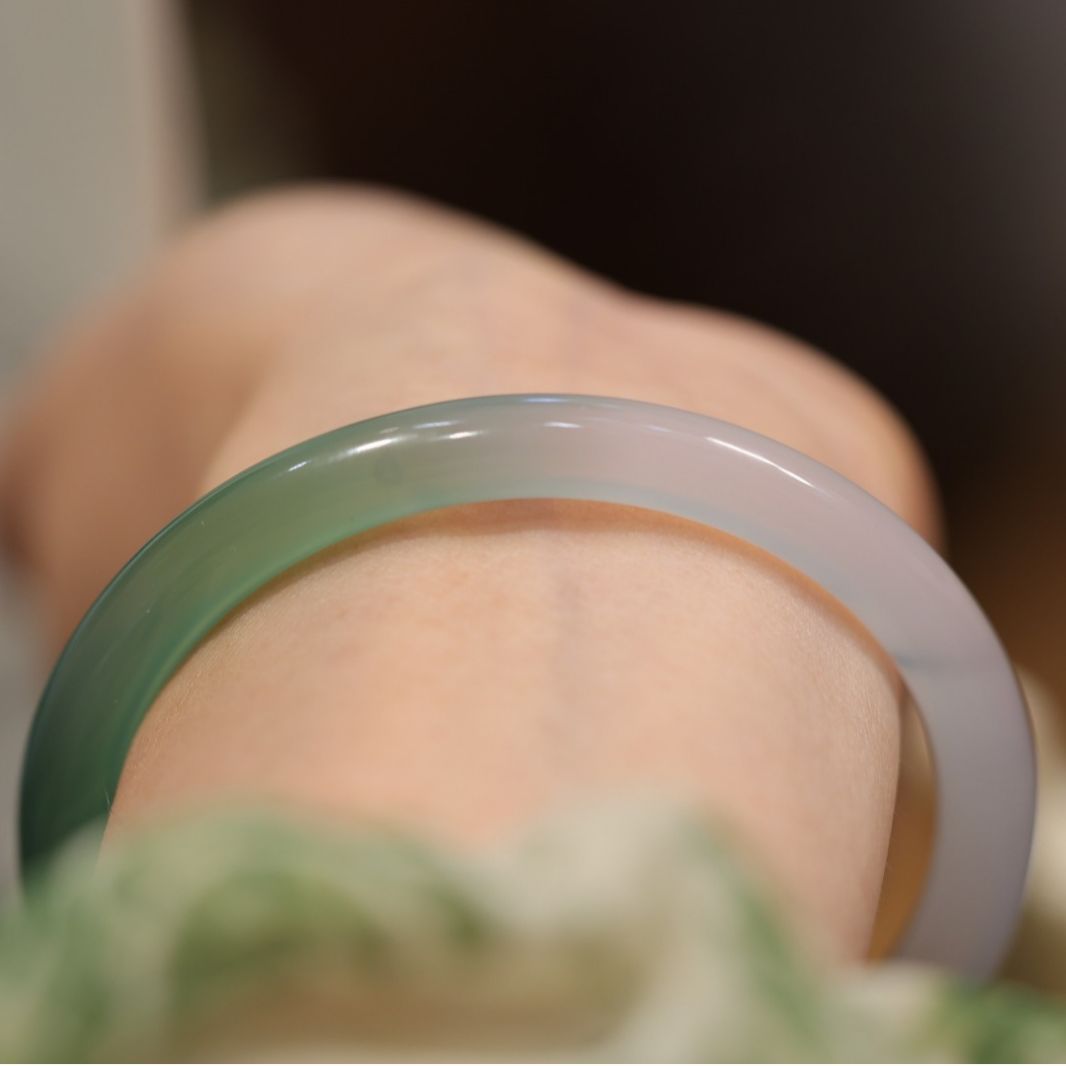 New Chinese Half-Mountain Half-Water Agate Bracelet Female Lychee Frozen Jade Green Step By Step Jingle Jade Bracelet Application Scenario