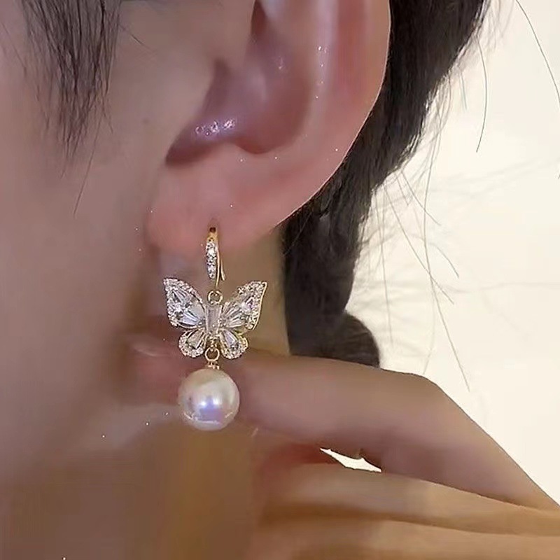 气质锆石蝴蝶耳环女珠珠耳坠轻奢高级感耳钩小众设计时尚耳饰