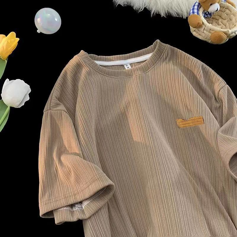 Striped ice silk summer short-sleeved men, loose American retro casual Hong Kong style couple, ice silk half-sleeved base shirt men Specification image