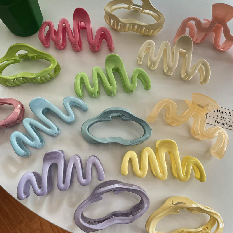 13Cm Large Cream Dopamine Wave Grab Clip Summer Hair Clip Women's Back Hair Shark Clip Simple Headwear