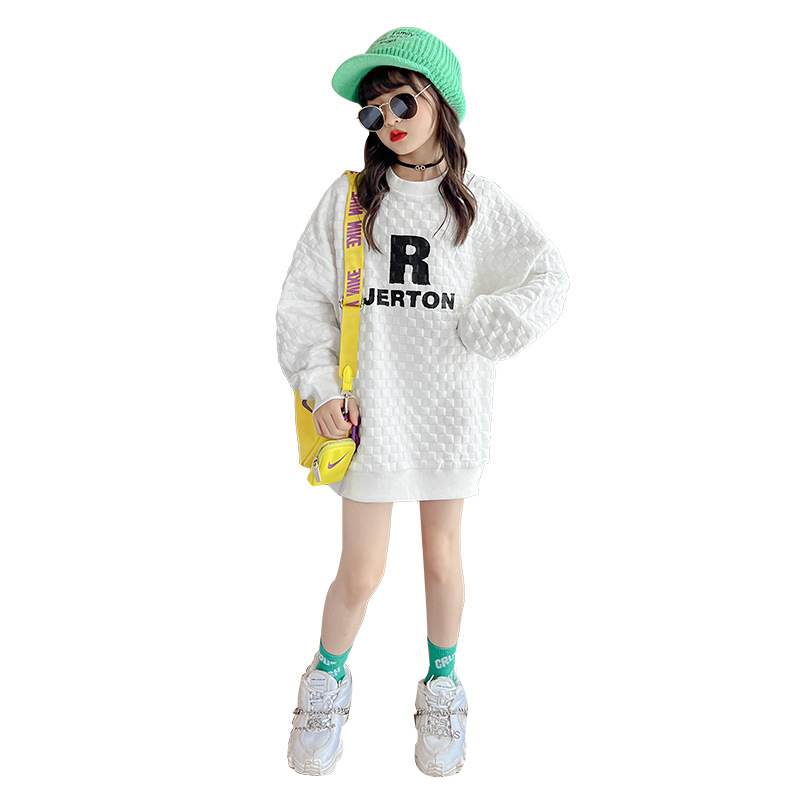 Girls' Korean-style top, children's waffle checkered hoodie 2022 autumn collection, letter round neck pullover, children's base layer Item Picture
