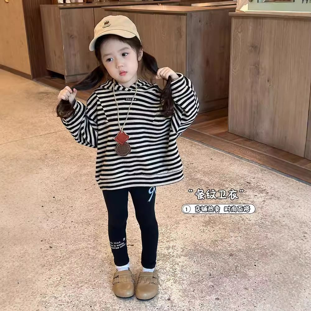 Girls' striped hooded sweatshirt in Korean style, loose and stylish, 2024 autumn ins children's clothing, small and medium-sized hoodies for export wholesale details Picture