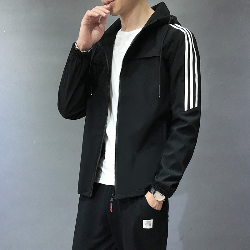 【 Trend 】 Spring and Autumn collection: Three-bar sports jacket for middle-aged and young people, men's breathable top, loose outdoor windbreaker with cap details Picture