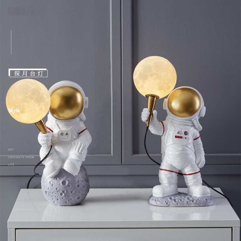 Cross-border astronaut wall lamp Creative table lamp Children's room bedroom decoration 3D moon lamp Astronaut desktop small night light