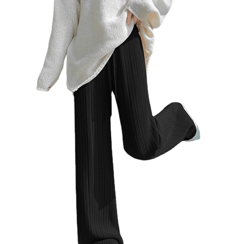 白色针织阔腿白底实物图