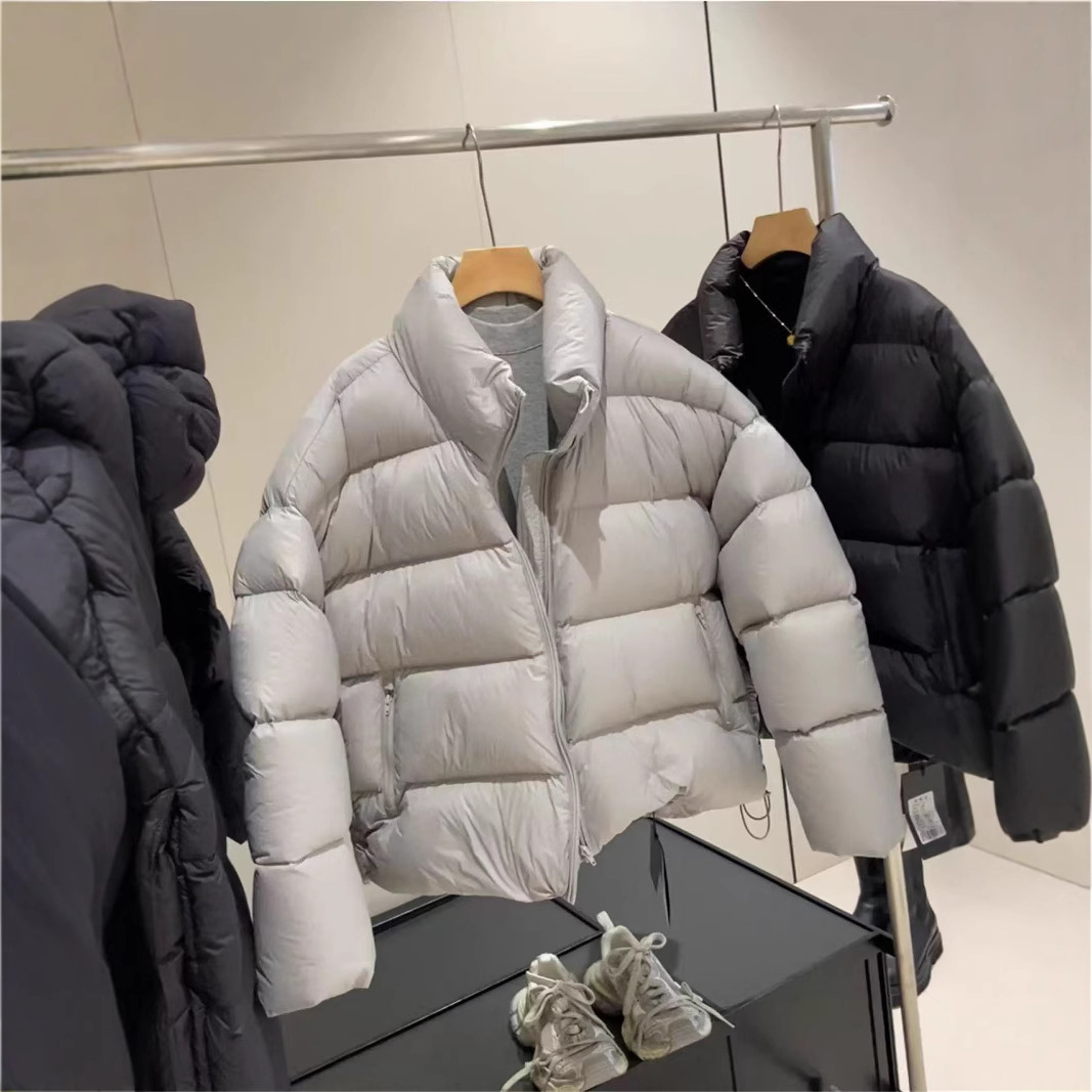 Jnby's same style ultra-light short down jacket for women with a stand-up collar of 90, white duck down ultra-light bread jacket 2025 new style Application Scenario