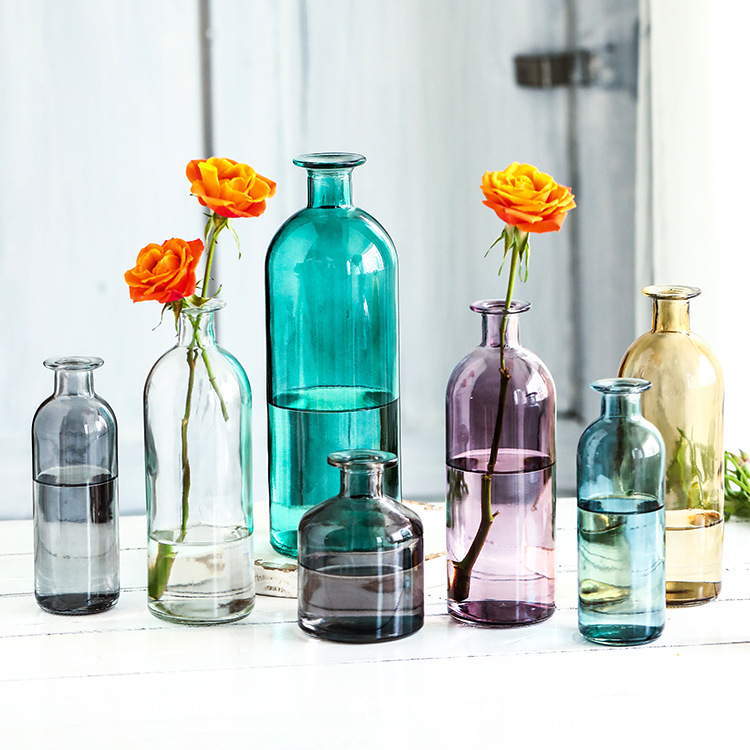 Wholesale of Nordic transparent glass vases, small-mouthed hydroponic fresh flower tables, dried flowers, colored flower arrangement vessels and decorative ornaments Application Scenario