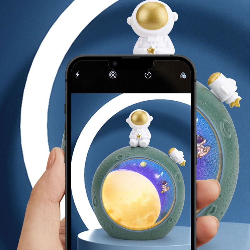 Astronaut Moon Lamp Usb Rechargeable Children's Room Bedside Soft Light Eye Protection Atmosphere Nightlight Decoration Application Scenario