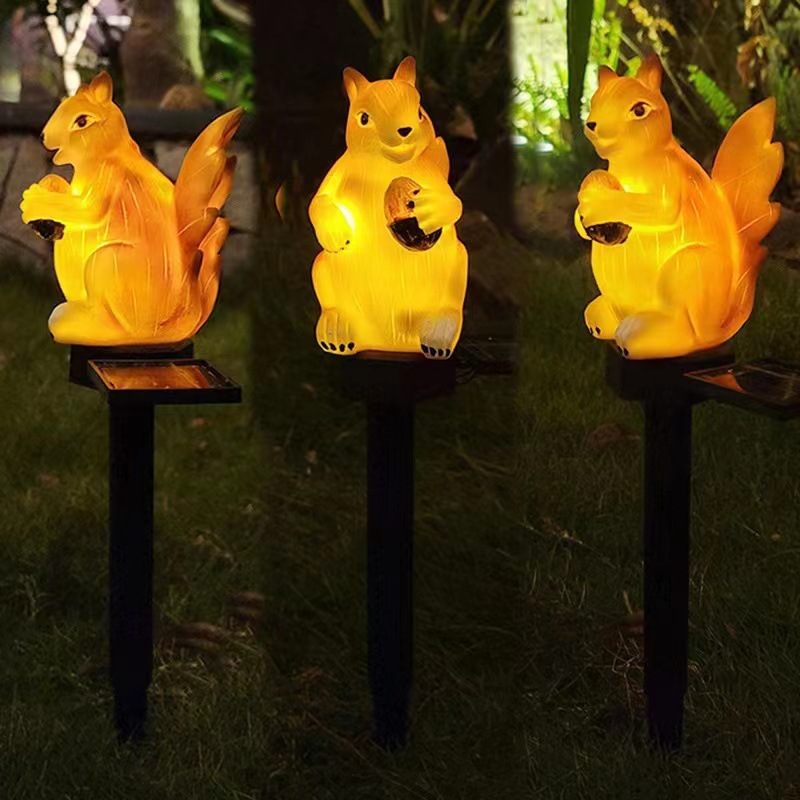 Solar-powered outdoor rainproof luminous simulation animal lights, villa courtyard farm decorative atmosphere lights, LED lawn lights Application Scenario
